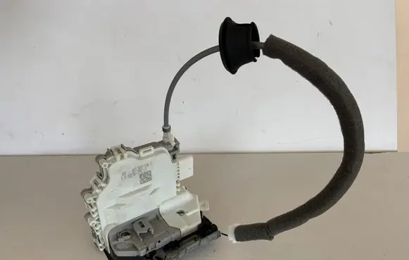 Audi Q5 SQ5 Front door lock 8X1837016C