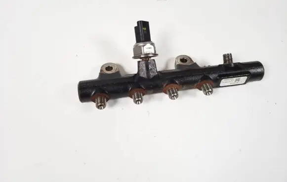 Mercedes-Benz B W246 W242 Fuel main line pipe 17521065R
