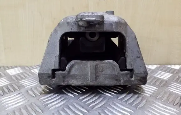 Skoda Octavia Mk1 (1U) Engine mount bracket 1J0199262BF