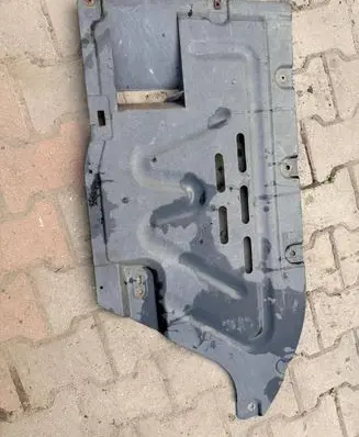 BMW 1 E81 E87 Center/middle under tray cover 7059388