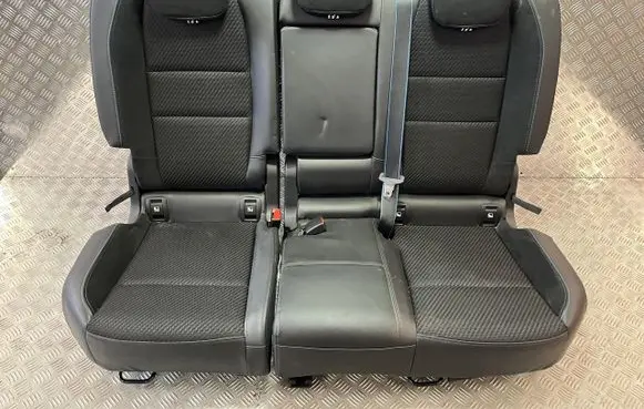 Renault Austral Second row seats PU17542