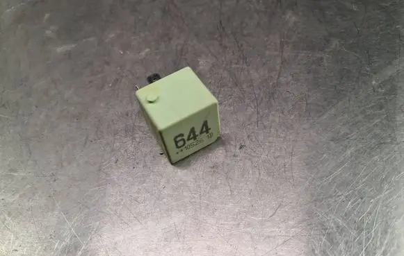 Volkswagen Caddy Other relay 4H0951253