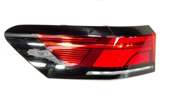 Volkswagen PASSAT B8 Rear/tail lights 3J0945095
