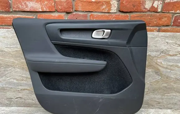 Volvo XC40 Front door card panel trim 32282668