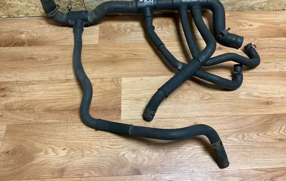 Renault Trafic II (X83) Engine coolant pipe/hose