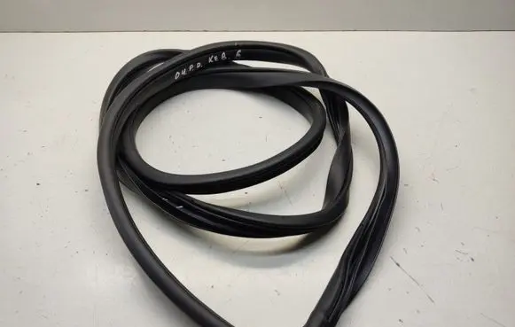 KIA Optima Front door rubber seal 093016