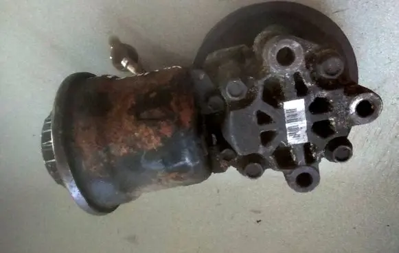 Toyota Avensis T250 Power steering pump 4431005120