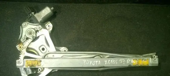 Toyota Yaris Sliding door window regulator with motor