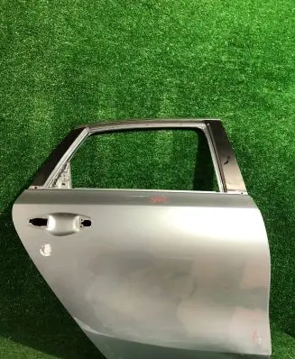 KIA Ceed Rear door