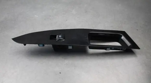 Ford Fusion Electric window control switch DS7314A563B