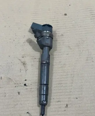 Mercedes-Benz B W245 Fuel injector 0445110167