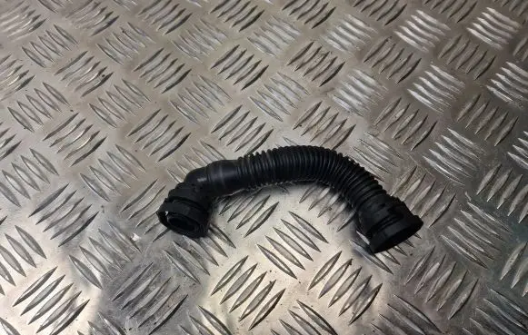 Coolant pipe/hose