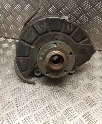 Volkswagen PASSAT B6 Front wheel hub