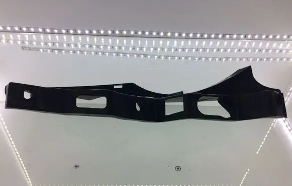 Volkswagen PASSAT B6 Front bumper mounting bracket 3C0807890