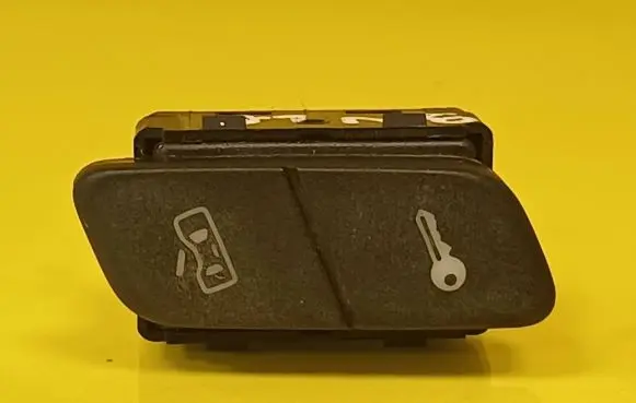Volkswagen Polo IV 9N3 Central locking switch button 6Q1962125