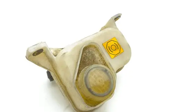 Brake fluid reservoir