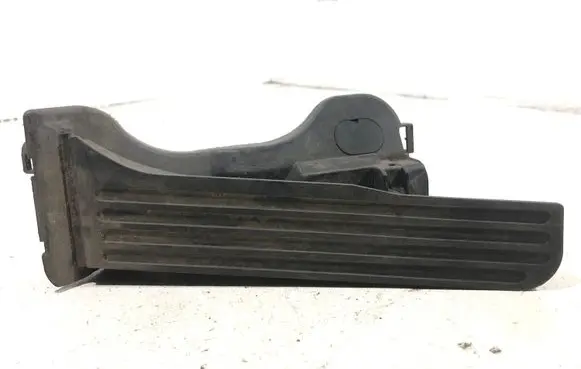 Volkswagen Golf V Accelerator throttle pedal 1K1721503P