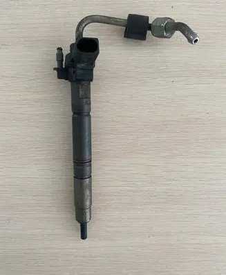 Volkswagen PASSAT B8 Fuel injector