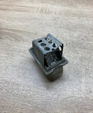 Renault Megane I Heater blower motor/fan resistor 651409R