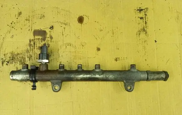 Fuel main line pipe