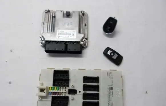 BMW 1 F20 F21 Engine ECU kit and lock set 8578945
