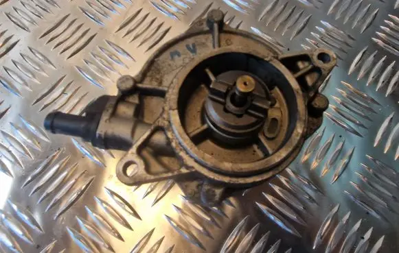 Audi A8 S8 D3 4E Vacuum pump 057145100F