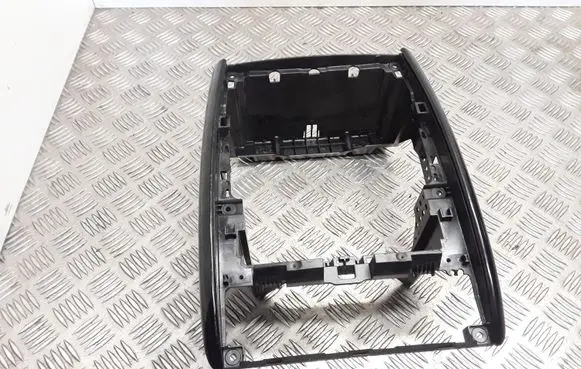 Mercedes-Benz A W169 Radio/GPS head unit trim 