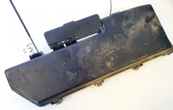 Volvo S60 Fuse box cover 9494211