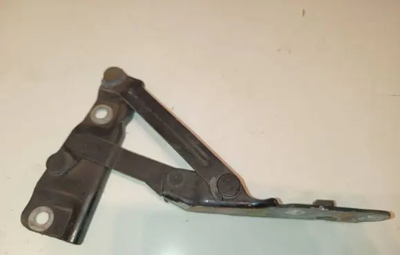 Skoda Fabia Mk1 (6Y) Engine bonnet/hood hinges 6Y0823302A CZBN3 9910