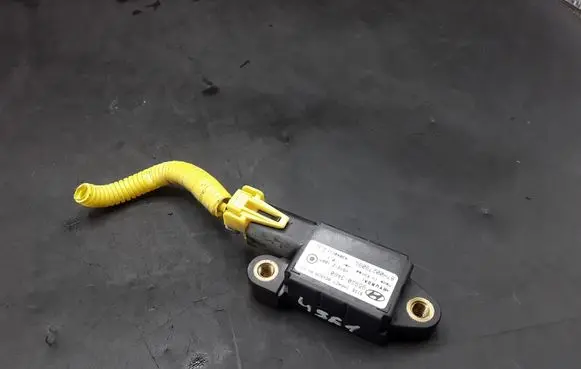 Hyundai Trajet Airbag deployment crash/impact sensor 959203A601 87H0027909G 43040111