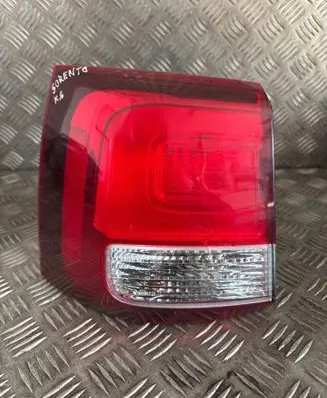 KIA Sorento Rear/tail lights 924012P520