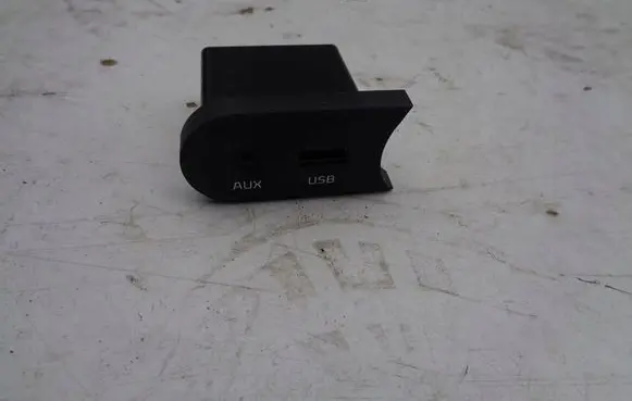 KIA Ceed AUX in-socket connector 