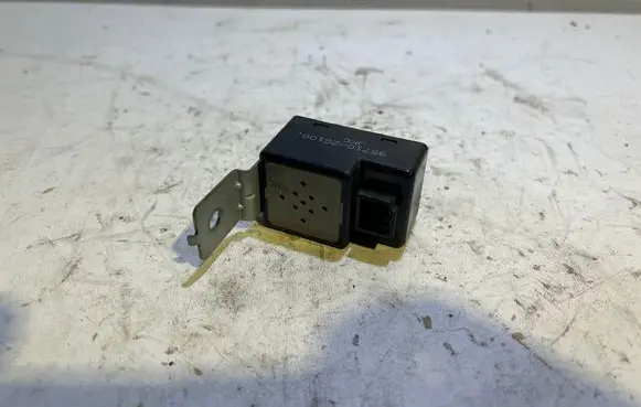 KIA Ceed Horn buzzer relay 957102G100
