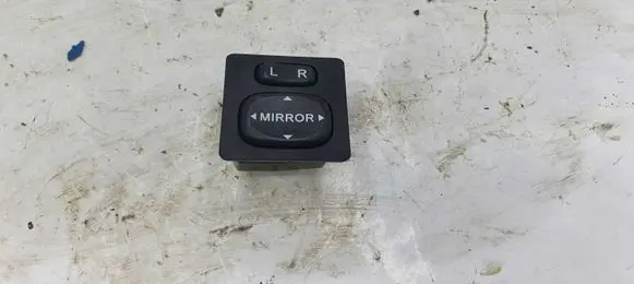 Toyota Corolla Verso E121 Wing mirror switch 183574