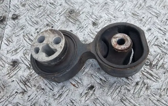 Honda Accord Engine mount bracket