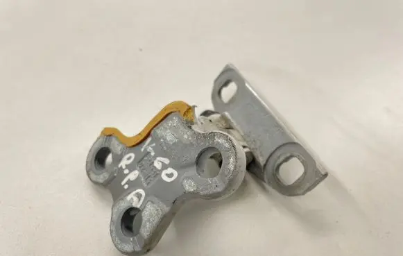 Volvo V60 Front door lower hinge 