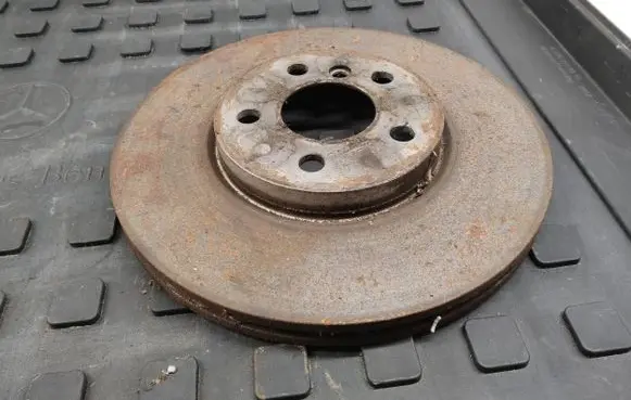 BMW 2 F45 Front brake disc 6799351