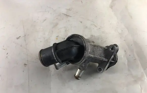 Chrysler Grand Voyager V Engine coolant pipe/hose
