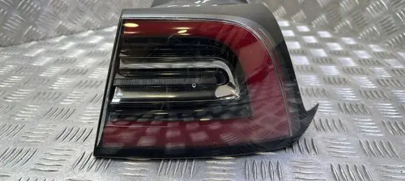 Tesla Model 3 Rear/tail lights