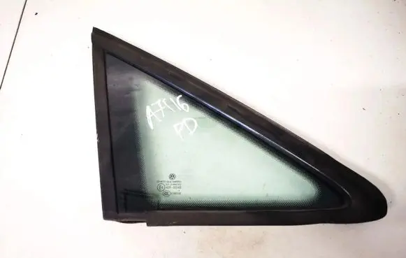 Volkswagen Touran I Front triangle window/glass 