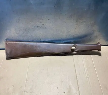 Mercedes-Benz W123 (B) pillar trim (top) 