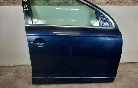 Audi Q7 4L Front door