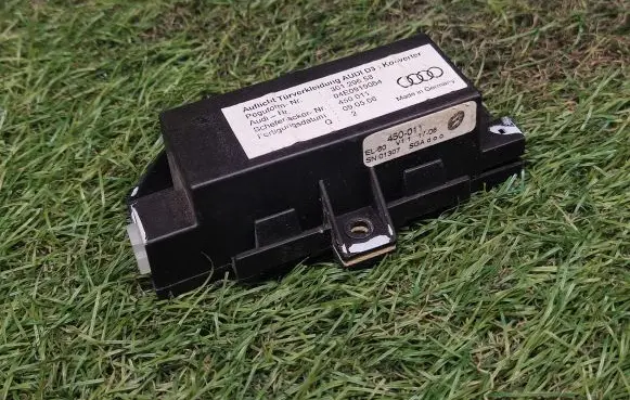 Audi A8 S8 D3 4E Door control unit/module 04E091064