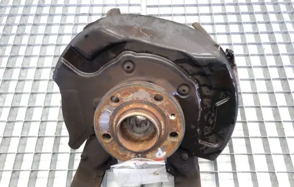 Volkswagen Polo VI Front wheel hub spindle knuckle