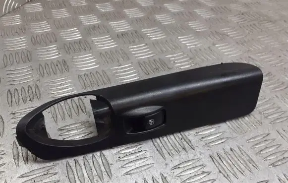 Chevrolet Rezzo Quarter vent window switch 96264408