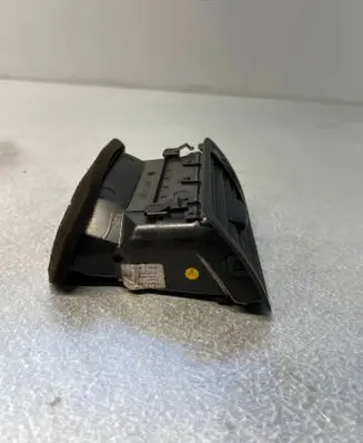 Volkswagen PASSAT B6 Dash center air vent grill 3C2819701D