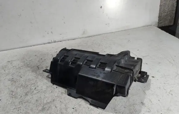 Peugeot 5008 Other engine bay part