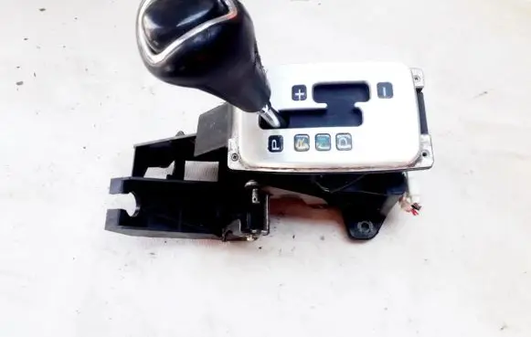 Hyundai XG Gear shifter/selector LA5WED