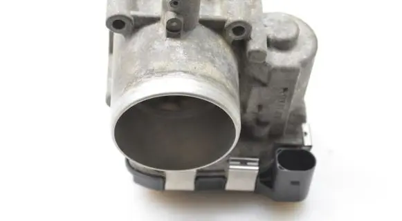 Volkswagen Golf VI Throttle valve 03F133062
