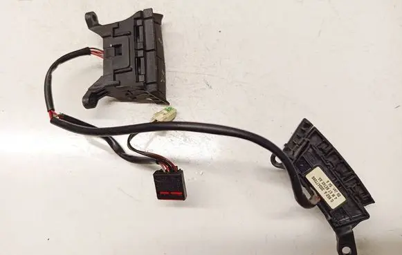 Ford Focus Steering wheel buttons/switches 4M5T9E740AA 30347739B